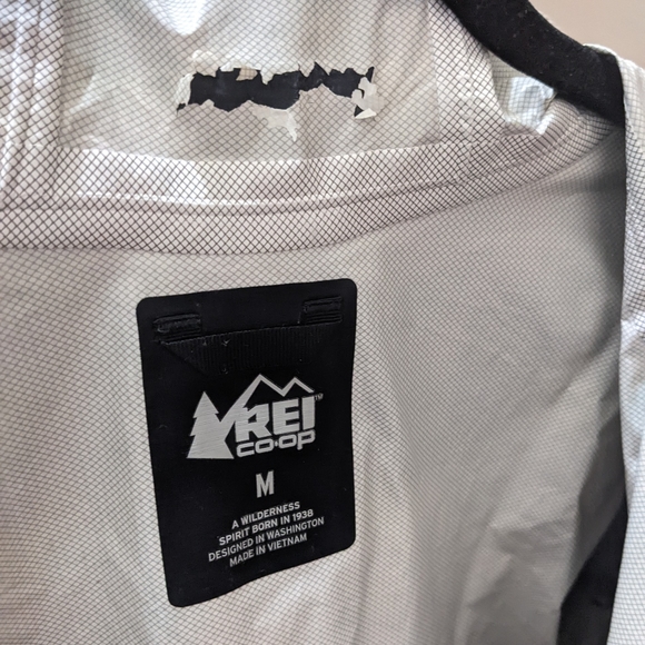 REI Co-Op Women's Black Rain Jacket - Picture 3 of 6